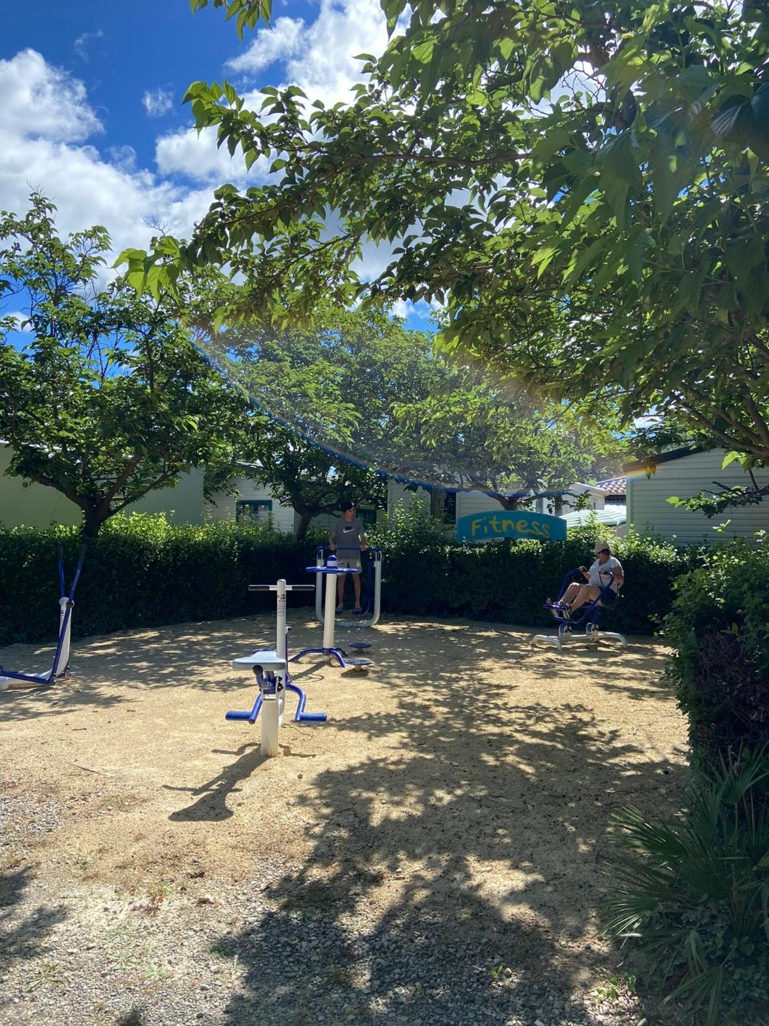 Camping Paradis Family Les Rives De L'Herault Gignac  Exterior foto