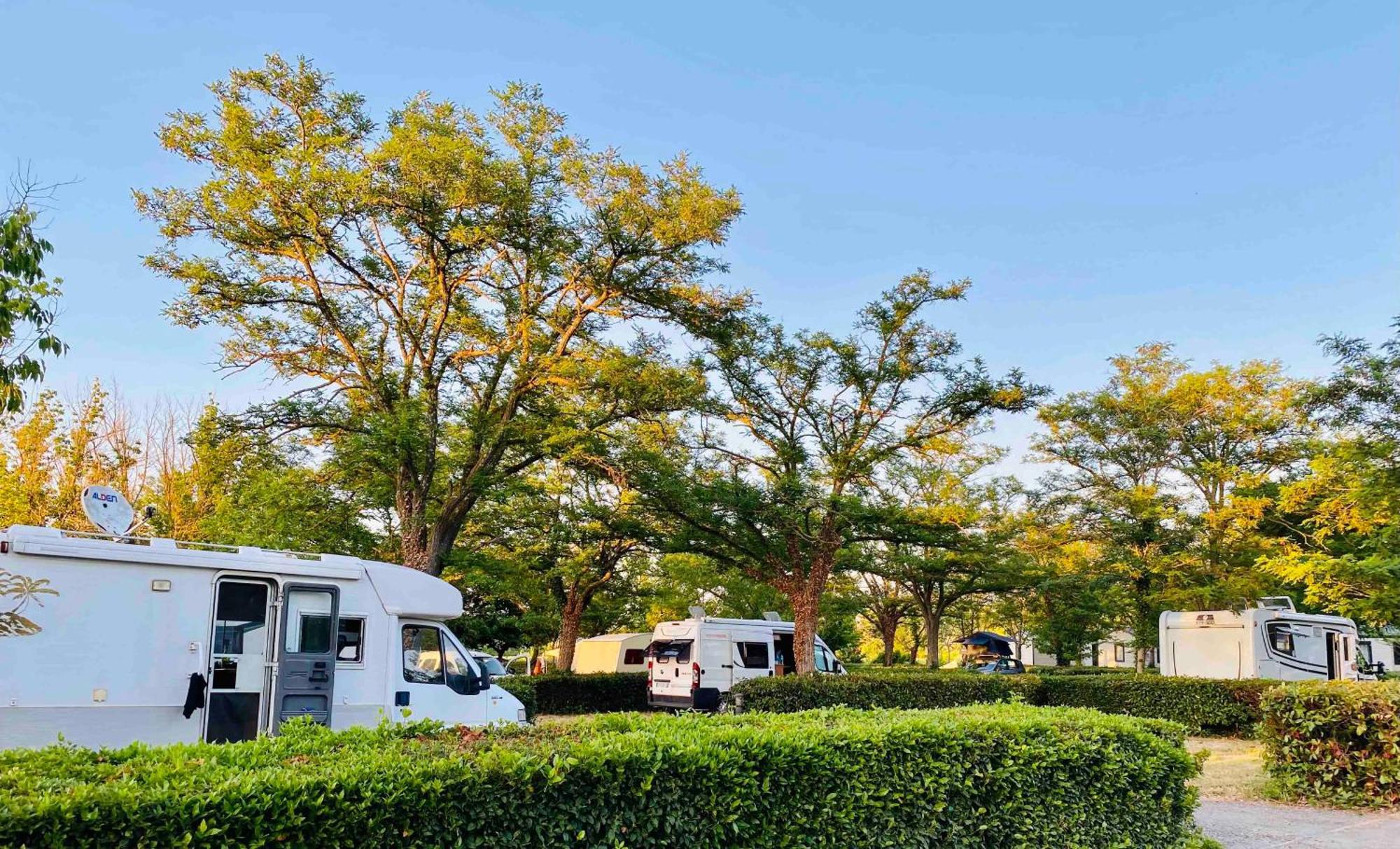 Camping Paradis Family Les Rives De L'Herault Gignac  Exterior foto